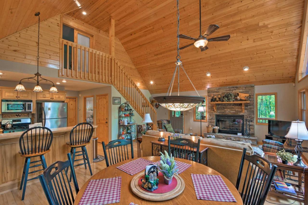 Andrews Cabin With Deck, Grill, Fire Pit And Game Room Exterior foto